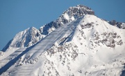 31 Il Pizzo dell'Orto. Alle spalle del Pizzo del Becco ecco apparire il Diavolone..!!